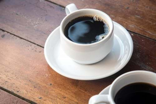Chất Caffein trong cà phê có tác dụng hạn chế lượng men gan bất thường
